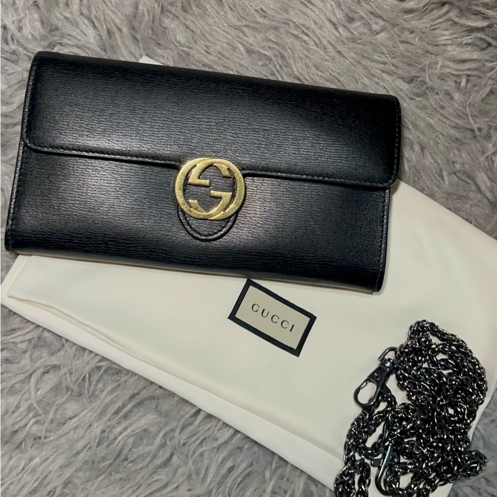 * Authentic of Gucci
* This wallet is very soft and in very good condition